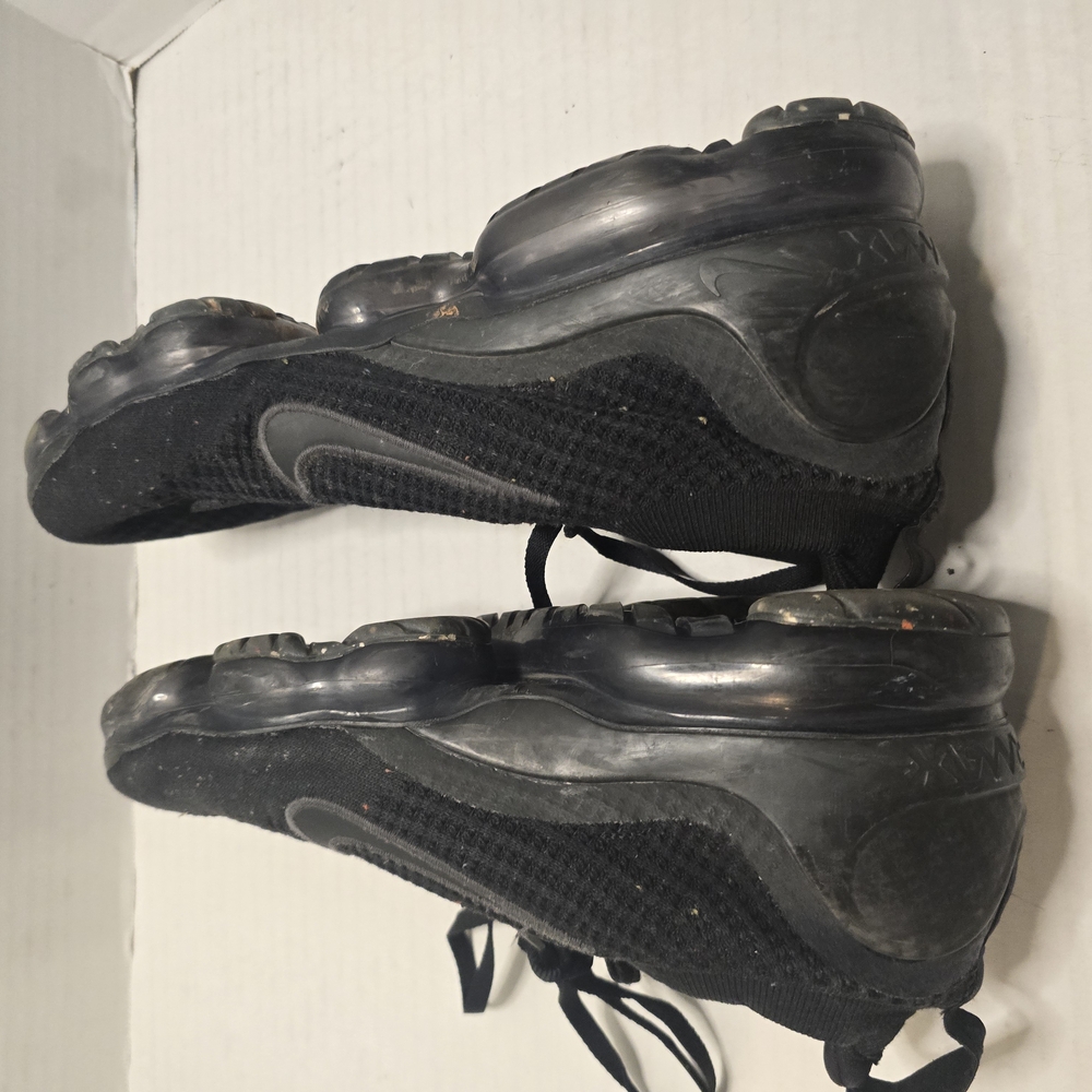 Nike Black Athletic Shoes‎ with Cushioned Soles